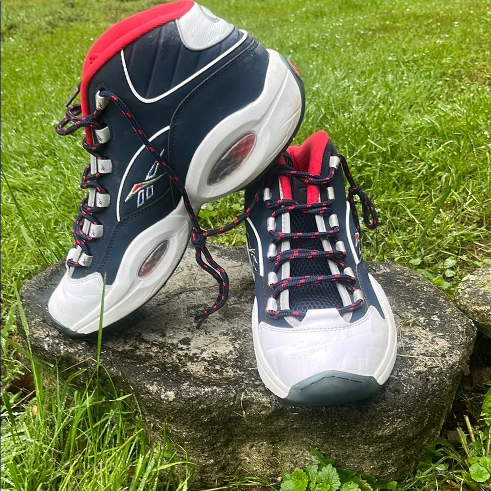 Reebok Question Mid USA Size 11.5 Navy and Red Athletic Sneakers - Picture 3 of 9